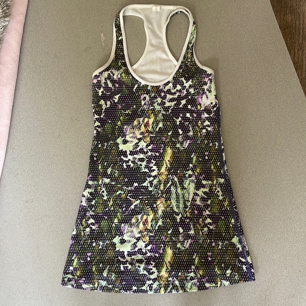 Lululemon workout tank